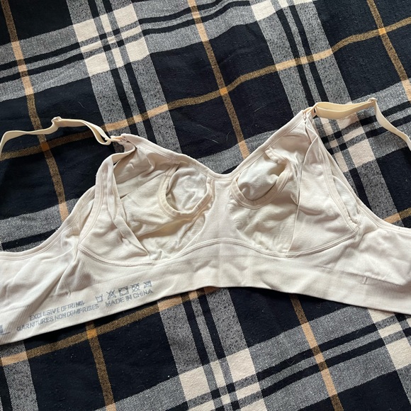 Variety Set - Pumping/Nursing Bras Size - Picture 6 of 16